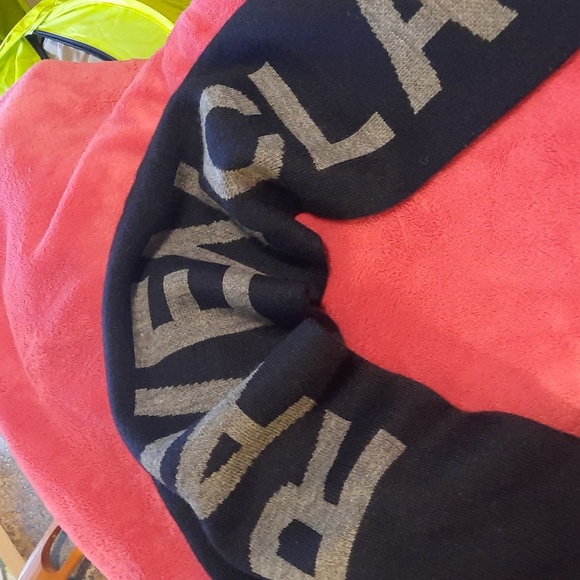 Raven claw, 2 sided scarf. - Picture 2 of 4